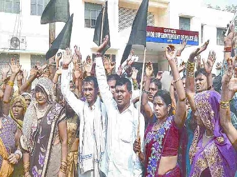 Ward 13 candidates protest in the Collectorate